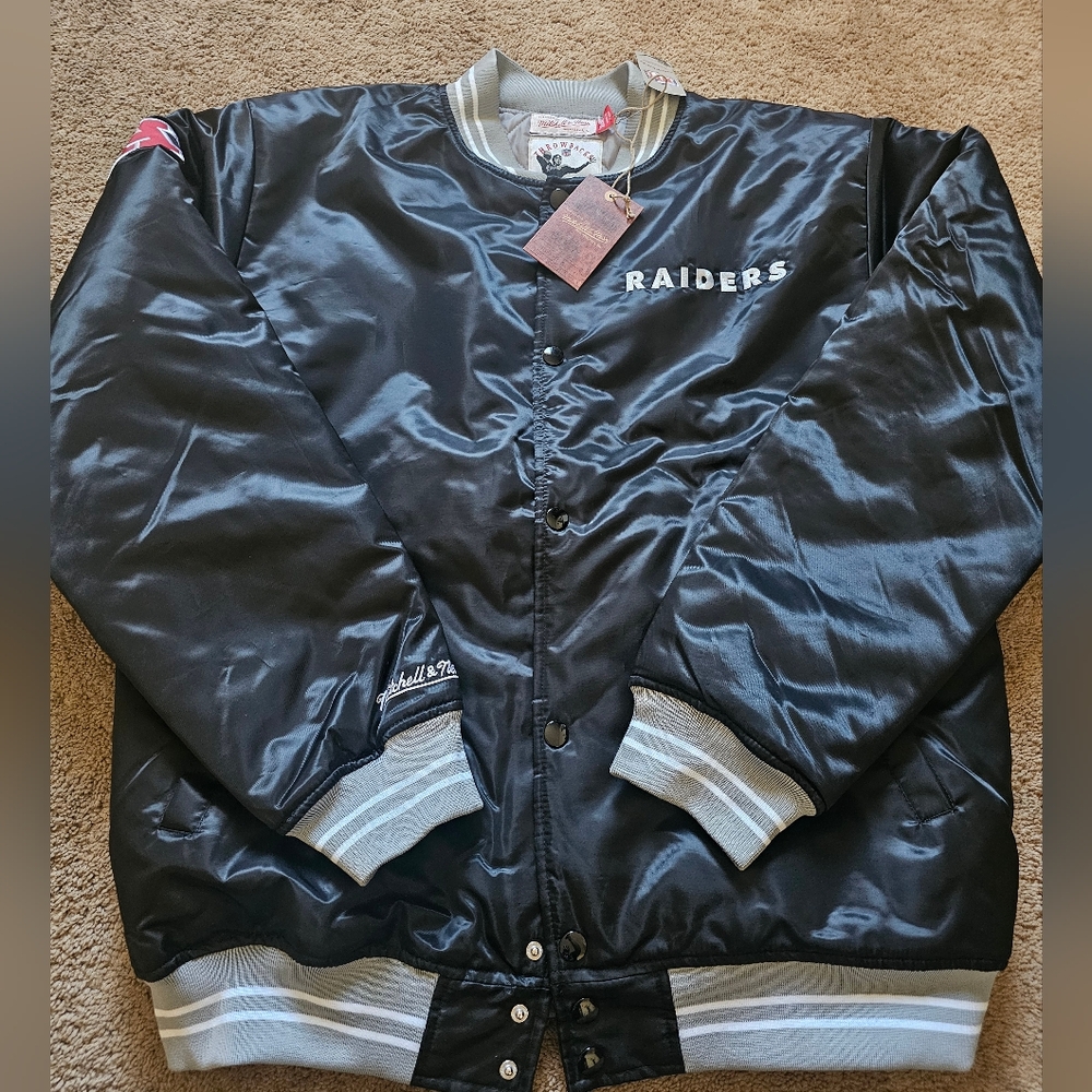 New Mitchell & Ness NFL Oakland Raiders Black Heavyweight Satin Jacket Mens XLT